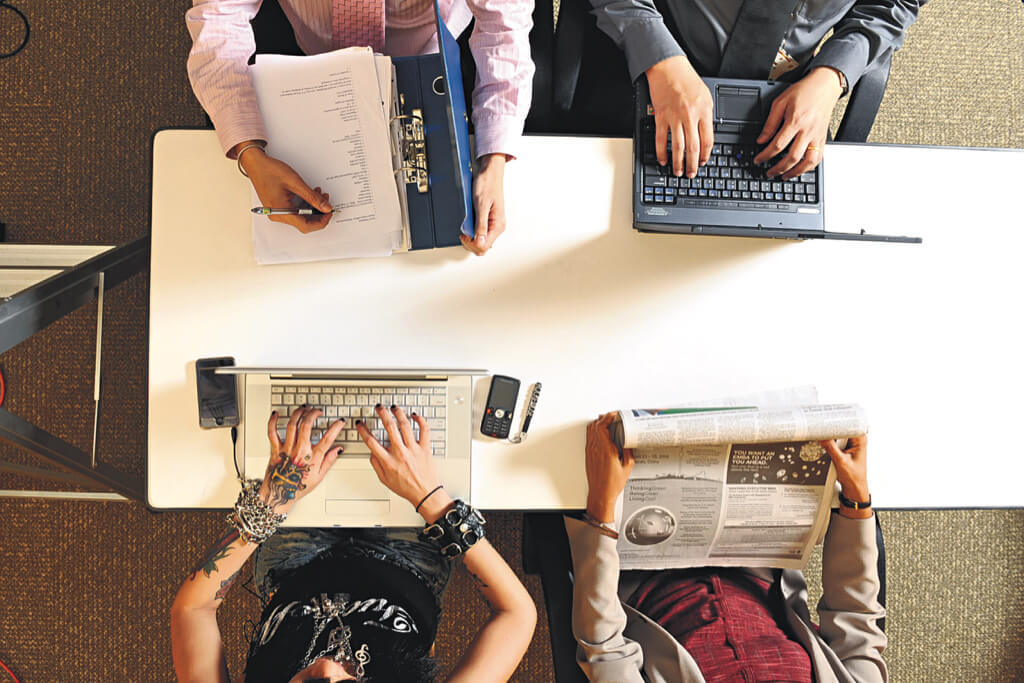 BERSIAP-SIAGA: Dalam ucapannya di Konvensyen Kebangsaan Kumpulan Keyakinan Antara Kaum dan Agama semalam, Presiden Halimah Yacob menggesa tempat-tempat ibadat setempat dan pertubuhan keagamaan agar lebih bersedia dan menyiapkan rancangan persediaan sekiranya berlaku krisis. - Foto BM oleh ALPHONSUS CHERN